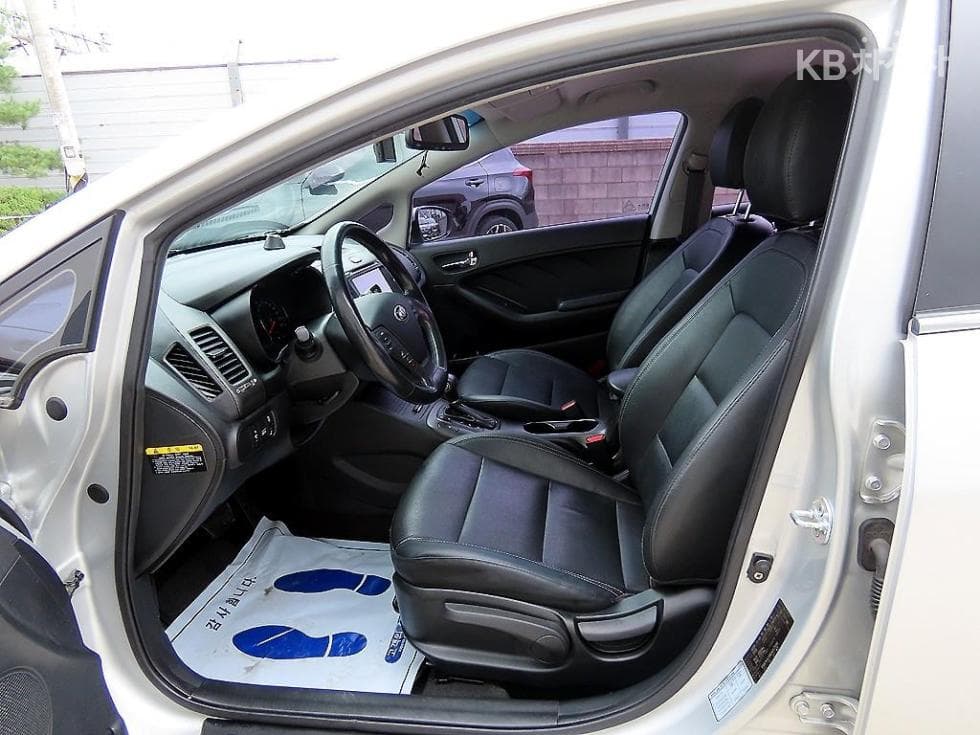 Kia K3Trendy - 5