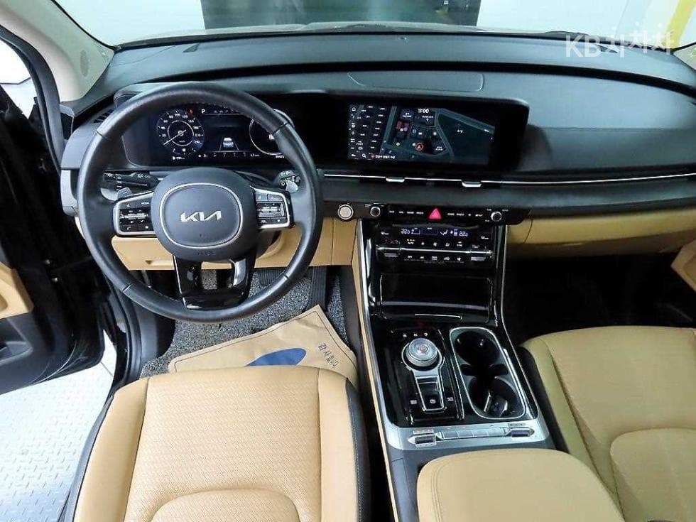Kia Carnival 4th generationD2.2 9-seater Signature - 7