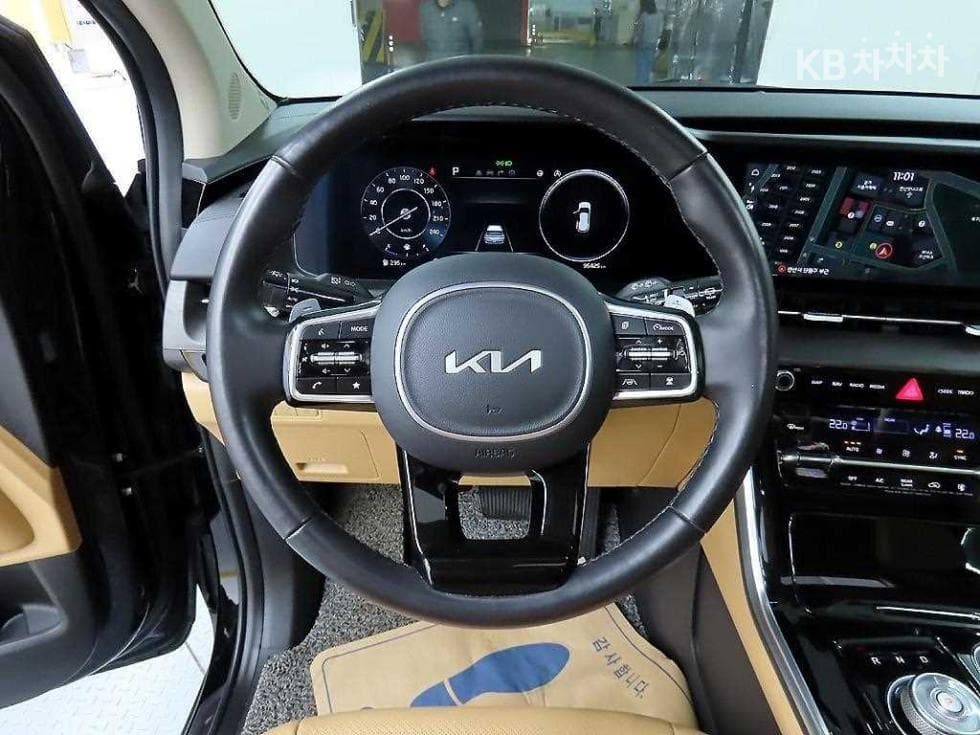 Kia Carnival 4th generationD2.2 9-seater Signature - 9