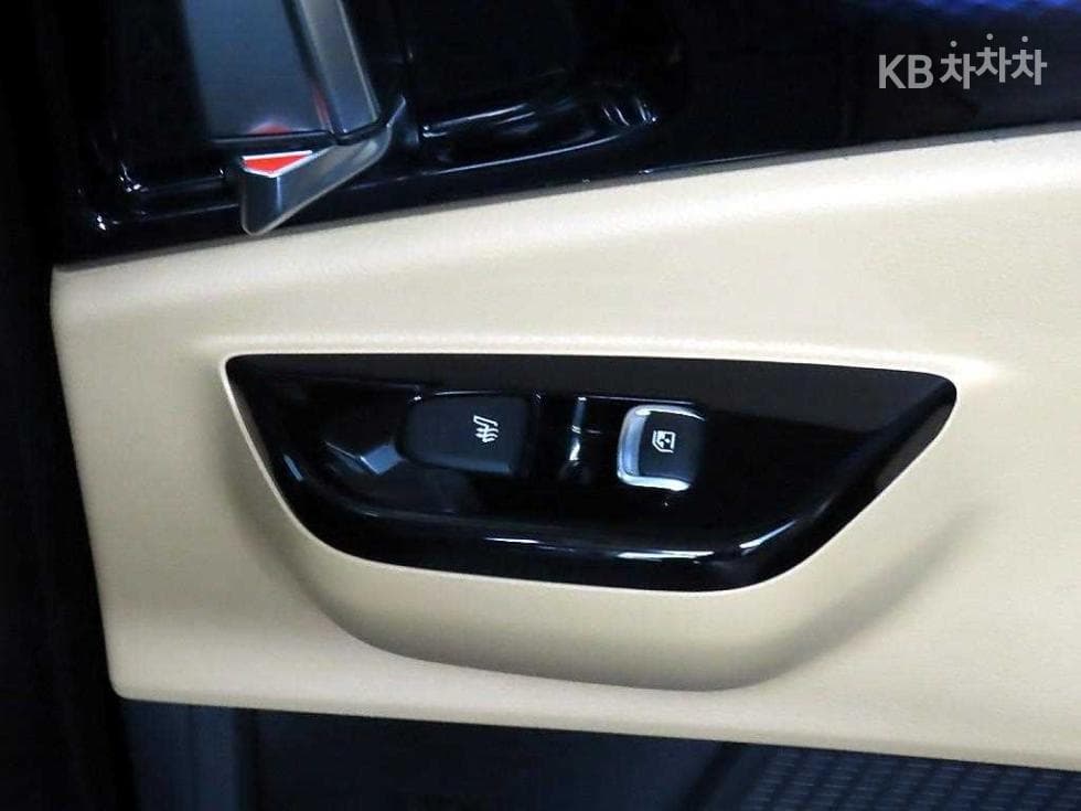 Kia Carnival 4th generationD2.2 9-seater Signature - 12