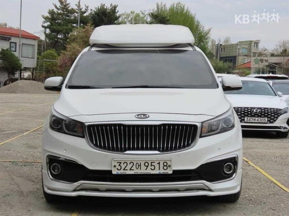 Kia All New Carnival 9-seater 2.2 Diesel High Limousine (Carnival) Prestige - Image 1