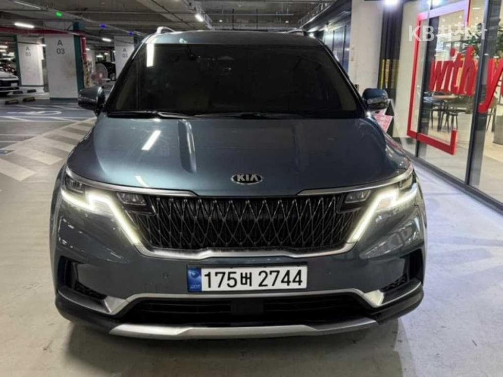 Kia Carnival 4th generation D2.2 9-seater Noblesse - Image 1