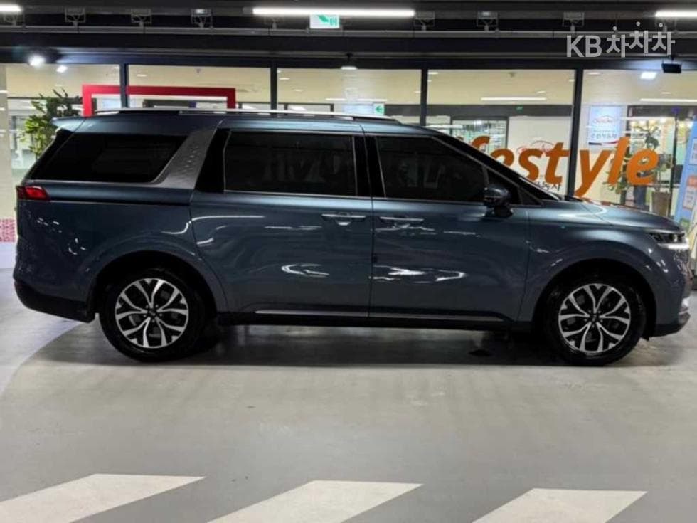 Kia Carnival 4th generationD2.2 9-seater Noblesse - 3