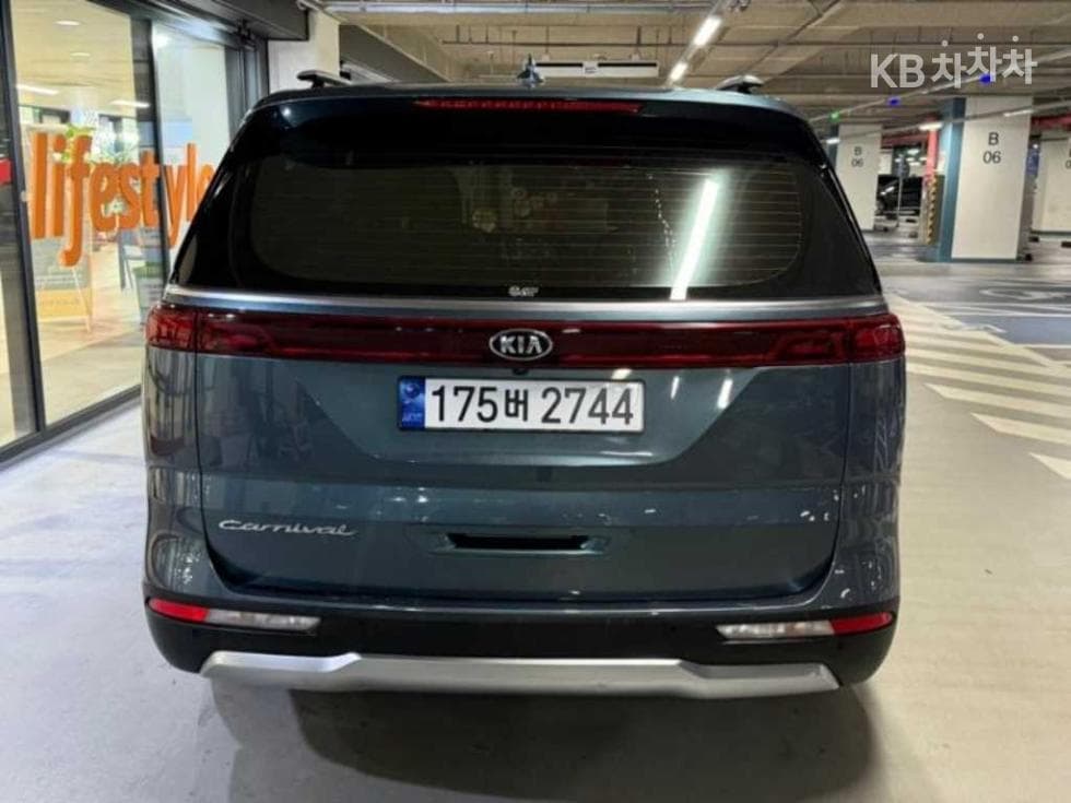 Kia Carnival 4th generationD2.2 9-seater Noblesse - 4