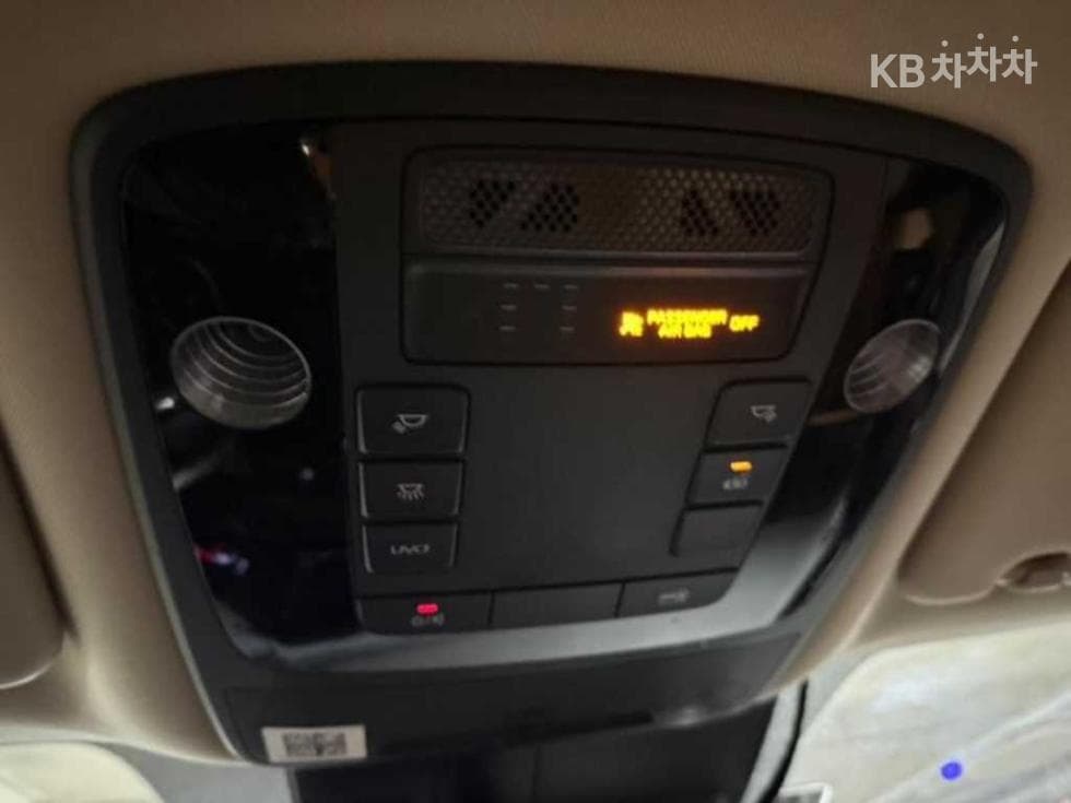 Kia Carnival 4th generationD2.2 9-seater Noblesse - 13