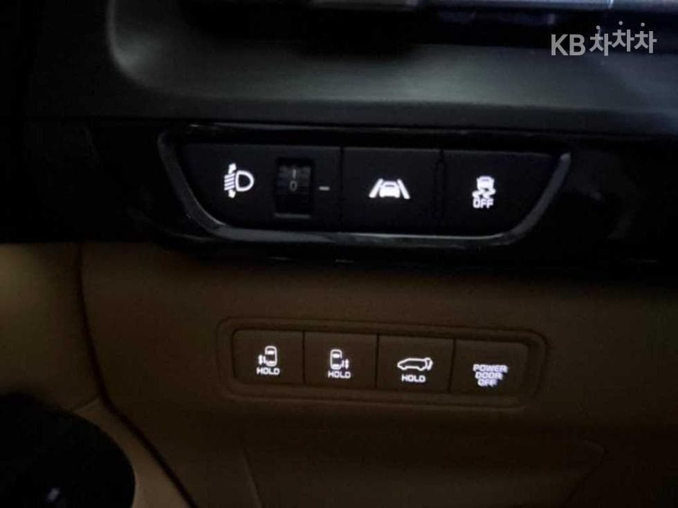 Kia Carnival 4th generationD2.2 9-seater Noblesse - 14