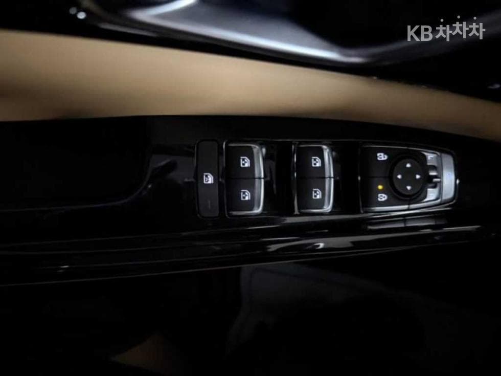 Kia Carnival 4th generationD2.2 9-seater Noblesse - 15