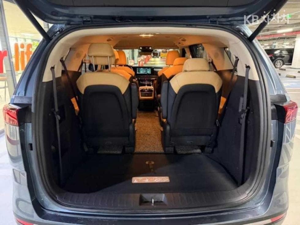 Kia Carnival 4th generationD2.2 9-seater Noblesse - 17