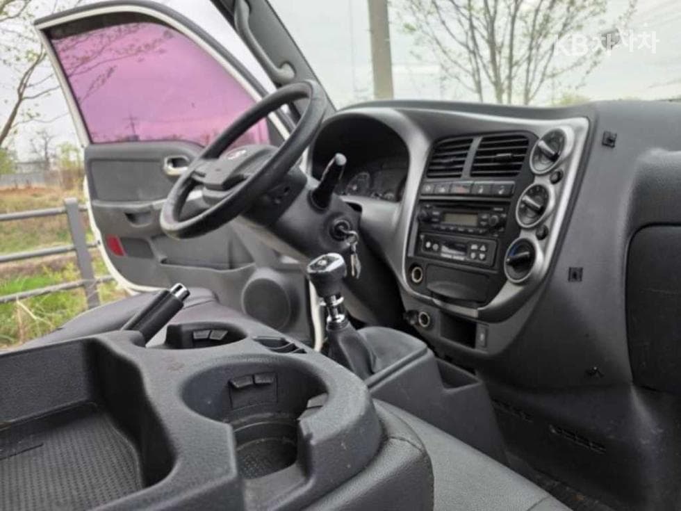 Kia Bongo 3 (light truck)1.2Ton Extra Long King Cab CRDi GLX - 9