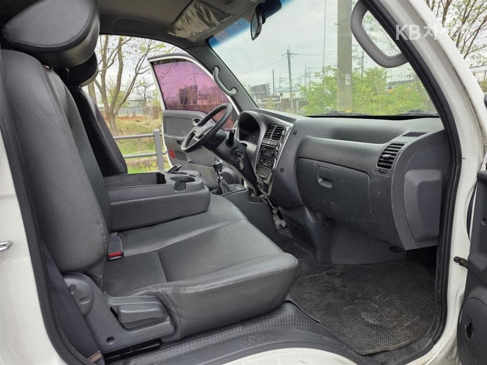 Kia Bongo 3 (light truck)1.2Ton Extra Long King Cab CRDi GLX - 11