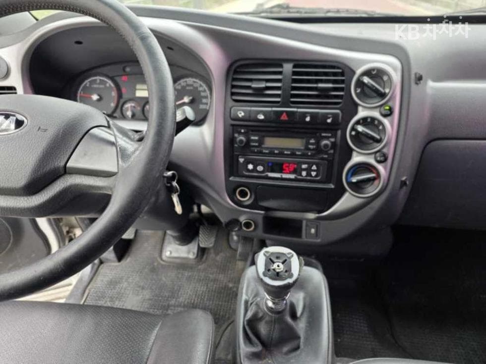 Kia Bongo 3 (light truck)1.2Ton Extra Long King Cab CRDi GLX - 12
