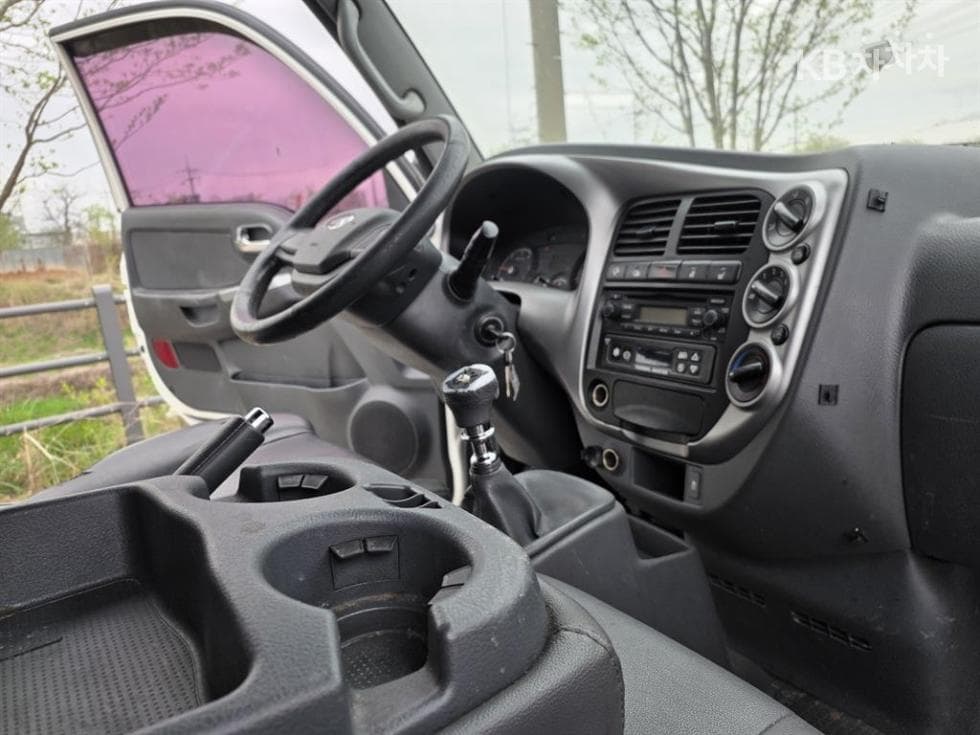 Kia Bongo 3 (light truck)1.2Ton Extra Long King Cab CRDi GLX - 18
