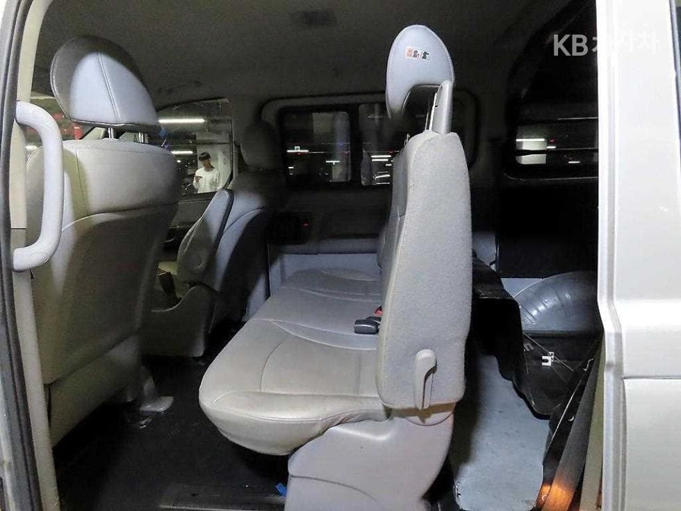 Hyundai The New (facelift) 그랜드 Star렉스Van 5-seater Smart - 7