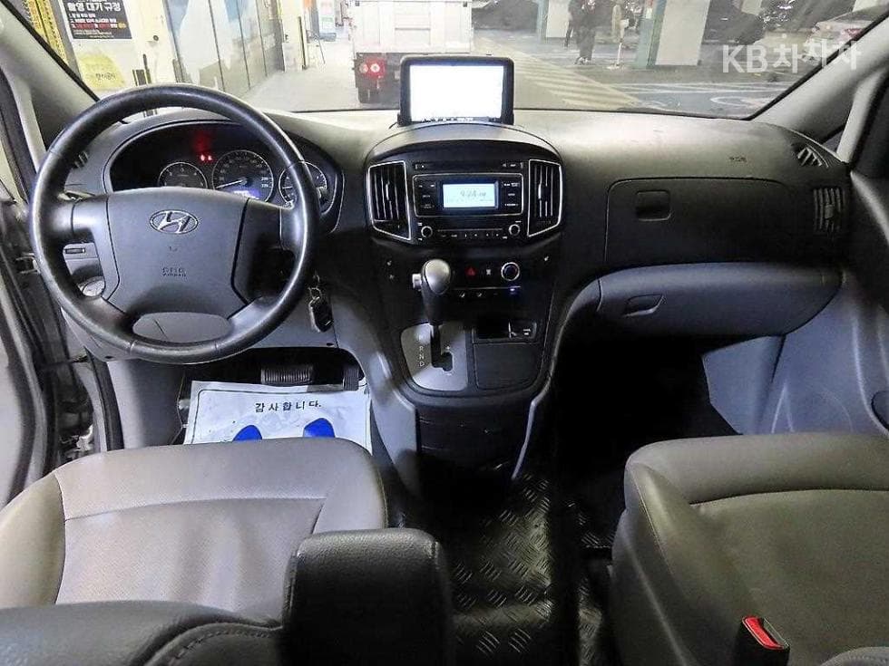 Hyundai The New (facelift) 그랜드 Star렉스Van 5-seater Smart - 10