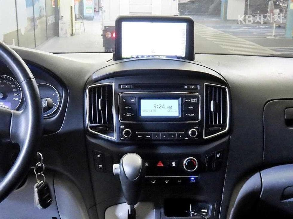 Hyundai The New (facelift) 그랜드 Star렉스Van 5-seater Smart - 11