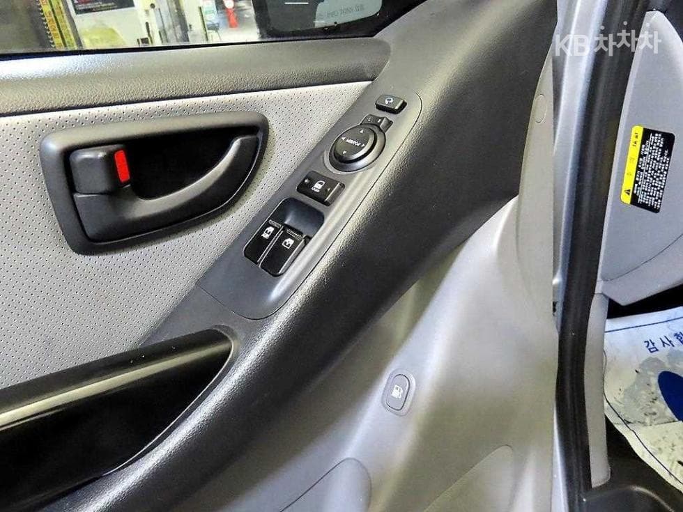 Hyundai The New (facelift) 그랜드 Star렉스Van 5-seater Smart - 13
