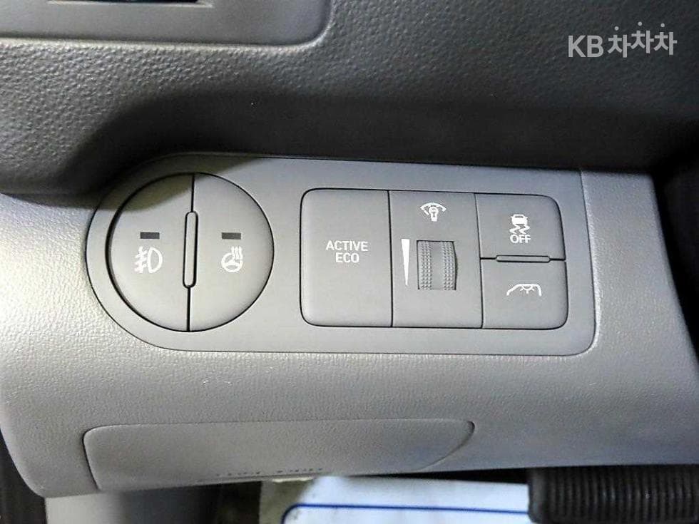 Hyundai The New (facelift) 그랜드 Star렉스Van 5-seater Smart - 14