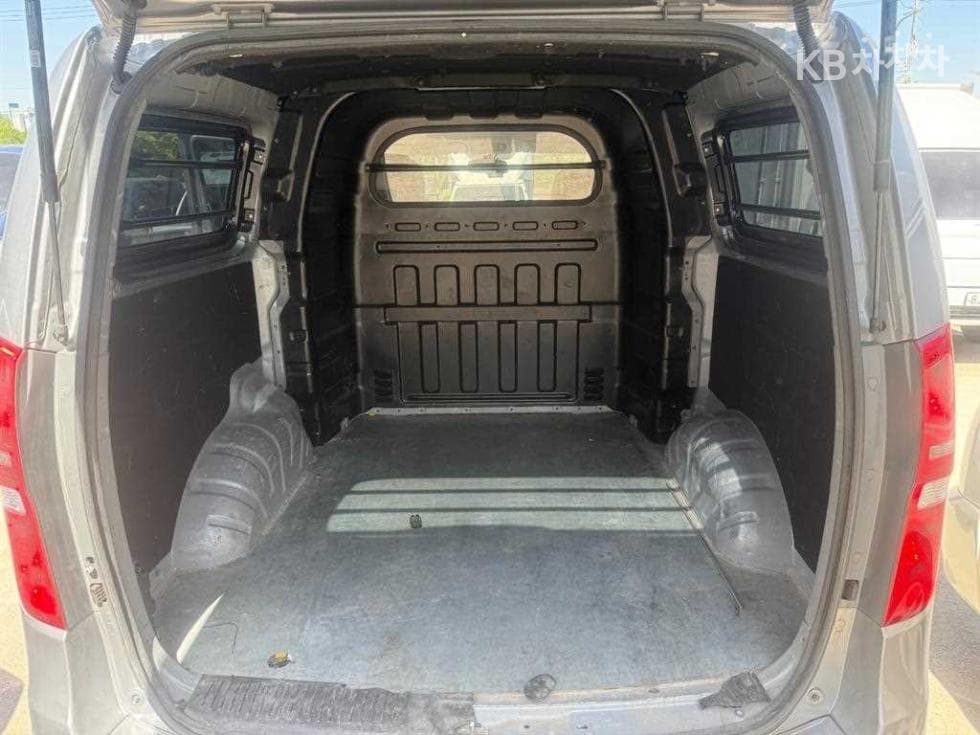 Hyundai The New (facelift) 그랜드 Star렉스Van 5-seater Smart - 18