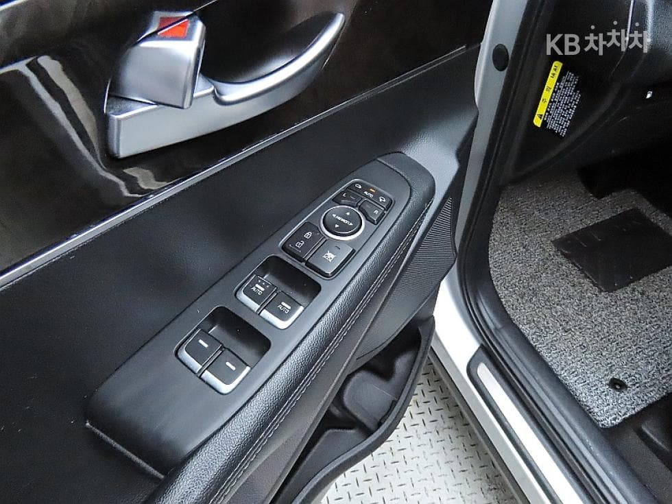 Kia The New (facelift) Sorento2.0 Diesel 2WD Noblesse - 13