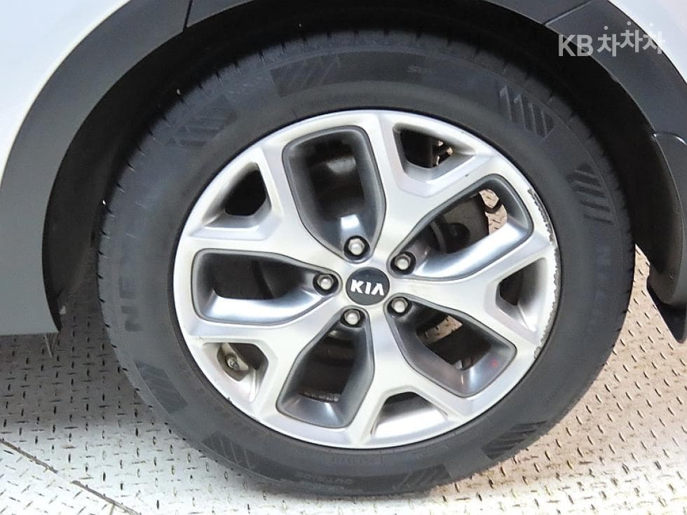 Kia The New (facelift) Sorento2.0 Diesel 2WD Noblesse - 20