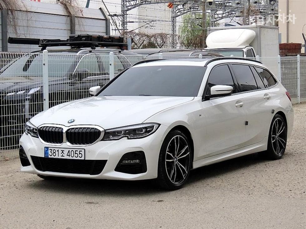 BMW 3 Series (G20) 320d Touring M Sport Package - Image 1