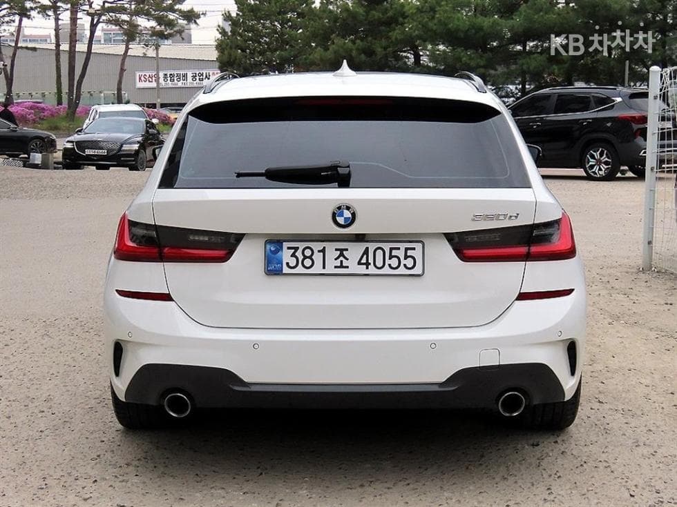 BMW 3 Series (G20)320d Touring M Sport Package - 4
