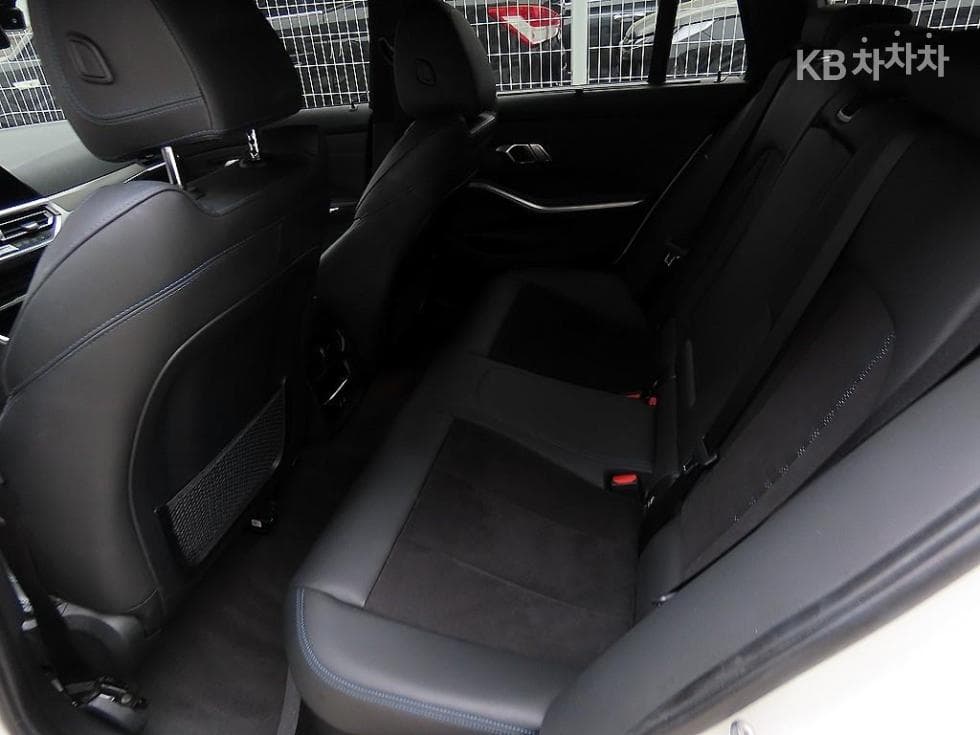 BMW 3 Series (G20)320d Touring M Sport Package - 6