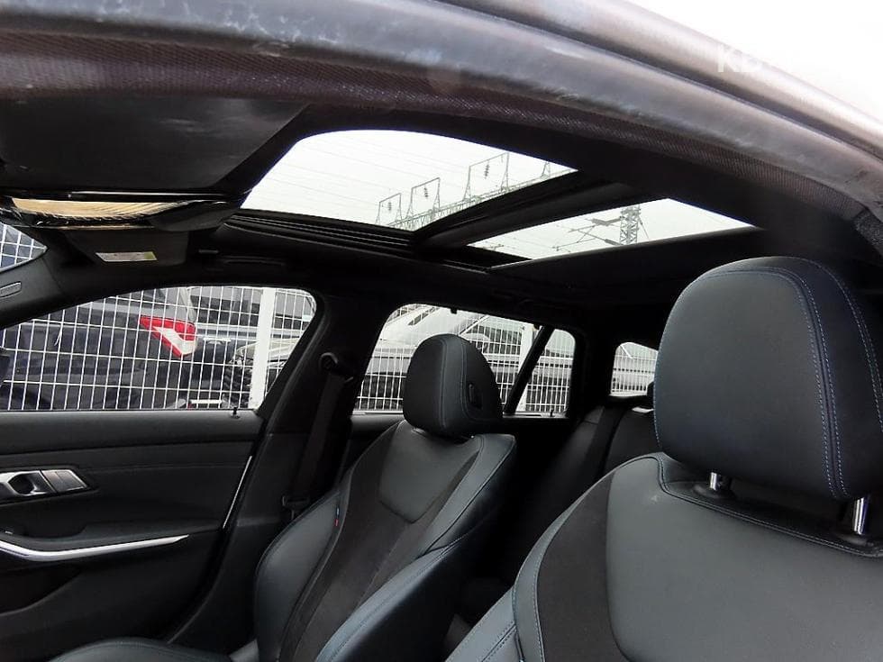 BMW 3 Series (G20)320d Touring M Sport Package - 16