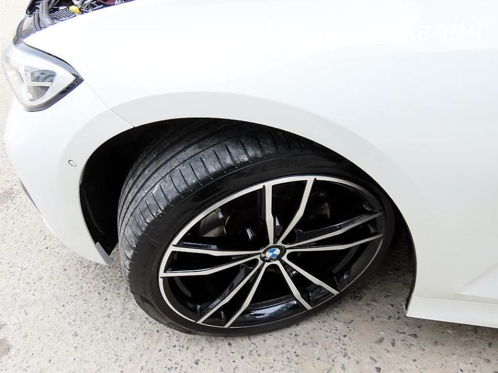 BMW 3 Series (G20)320d Touring M Sport Package - 20