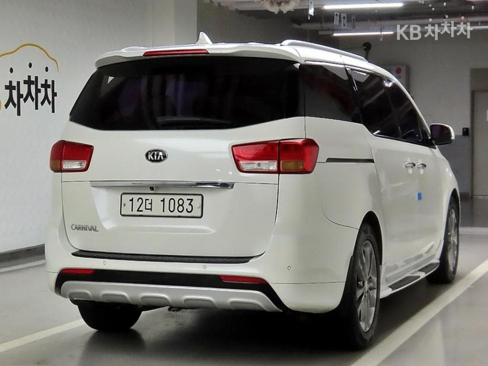 Kia All New Carnival9-seater 2.2 Diesel Noblesse - 4