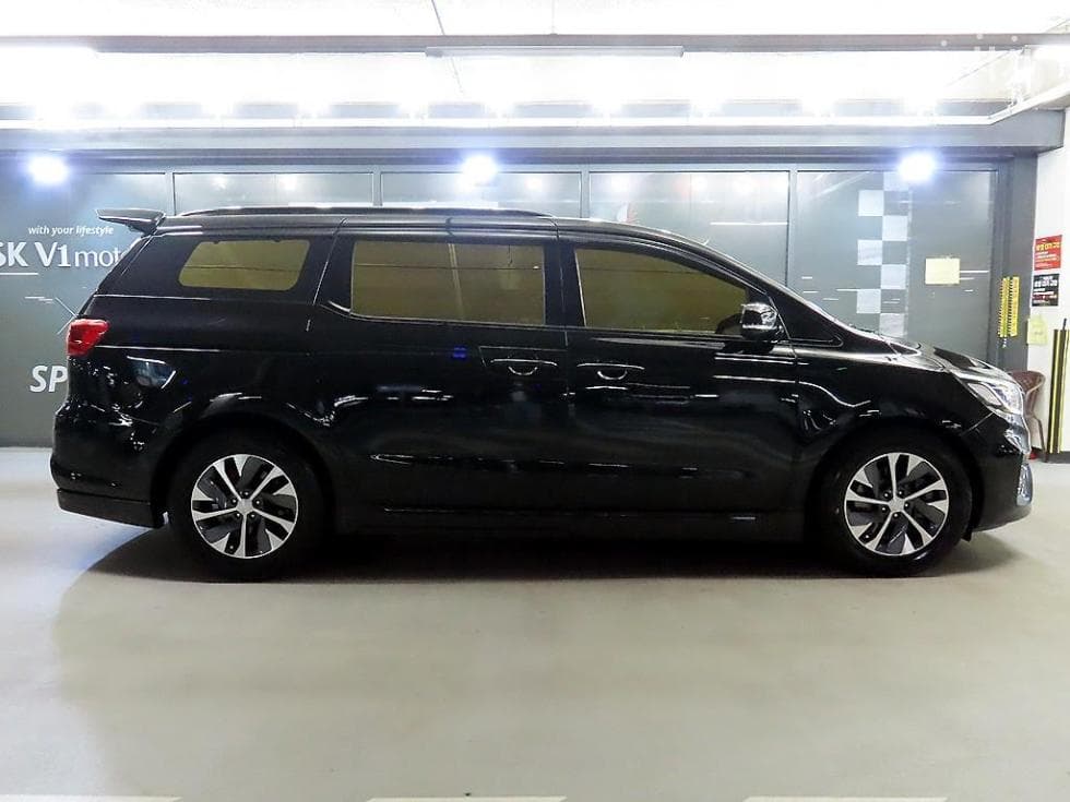 Kia All New Carnival9-seater 2.2 Diesel Noblesse - 3