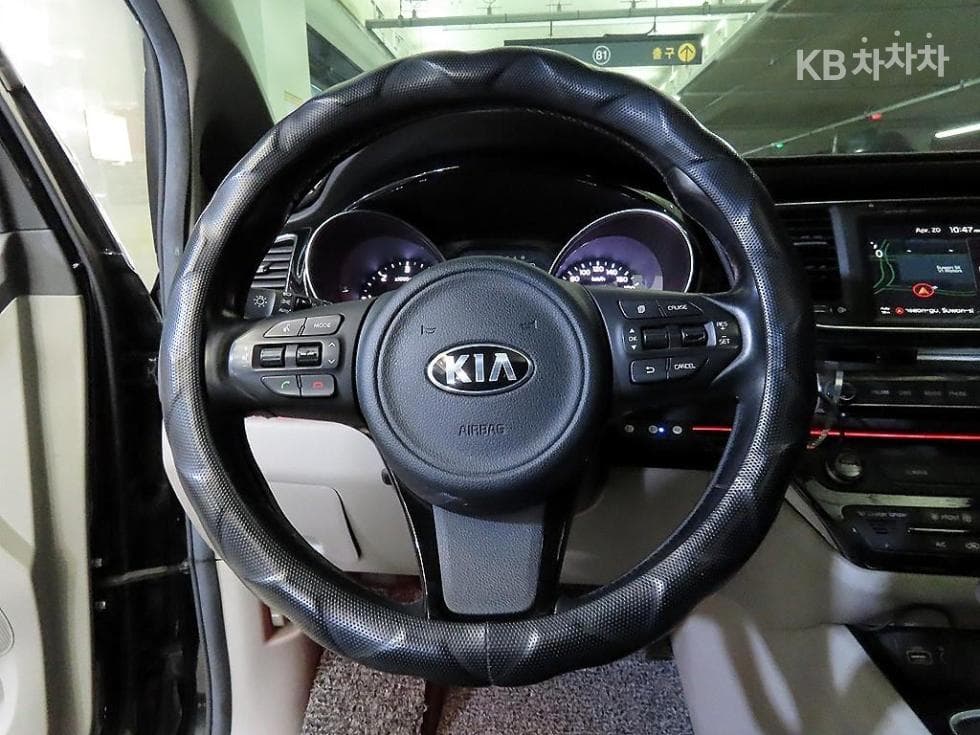Kia All New Carnival9-seater 2.2 Diesel Noblesse - 8