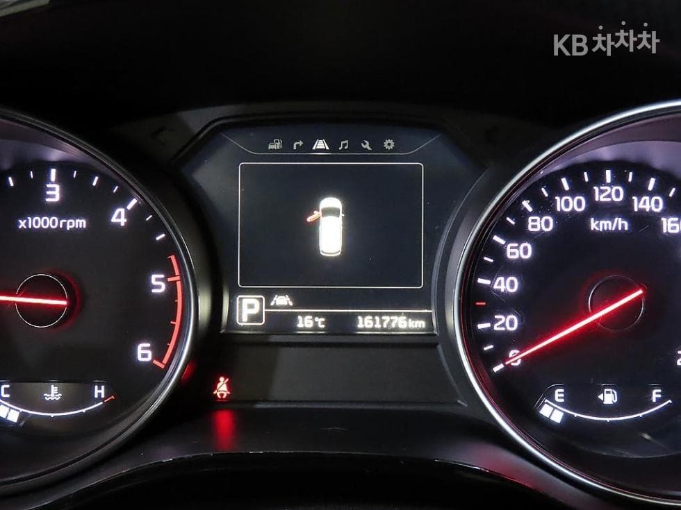 Kia All New Carnival9-seater 2.2 Diesel Noblesse - 9