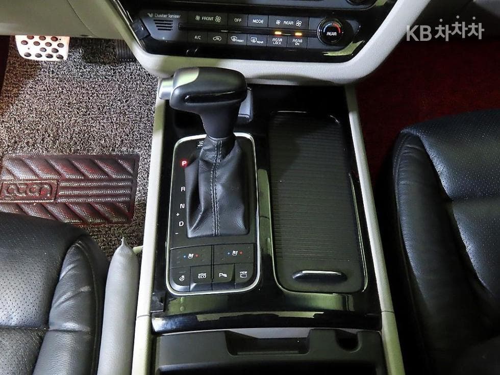 Kia All New Carnival9-seater 2.2 Diesel Noblesse - 12