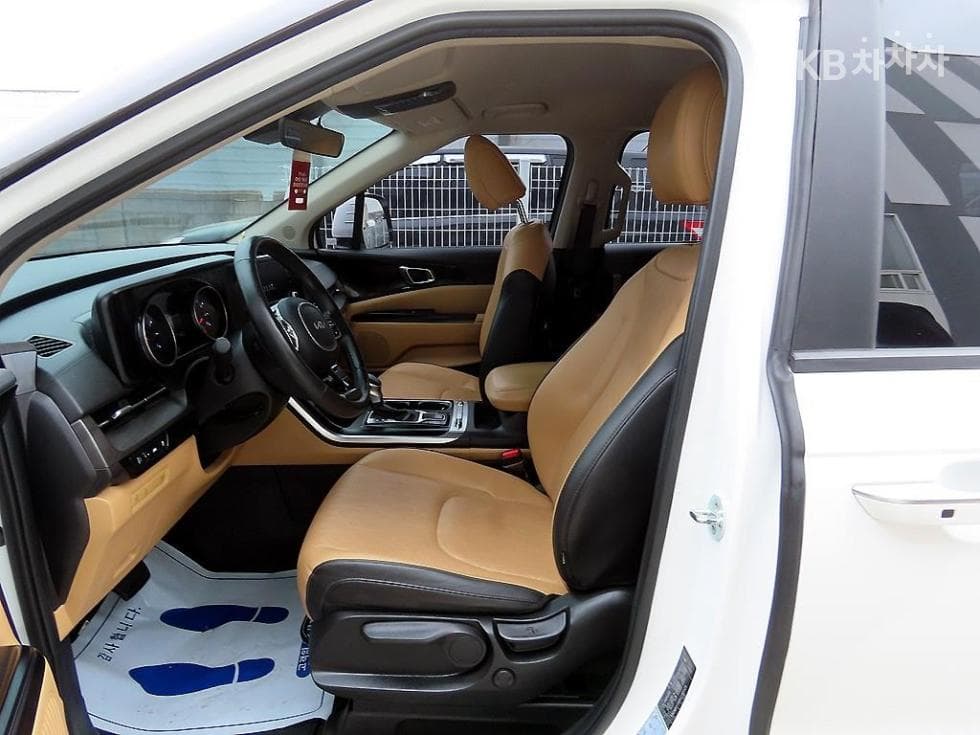 Kia Carnival 4th generationG3.5 GDI 11-seater Prestige - 5