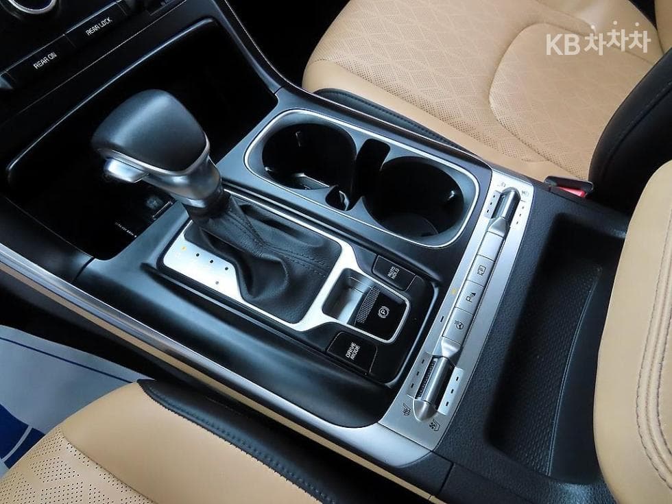 Kia Carnival 4th generationG3.5 GDI 11-seater Prestige - 11
