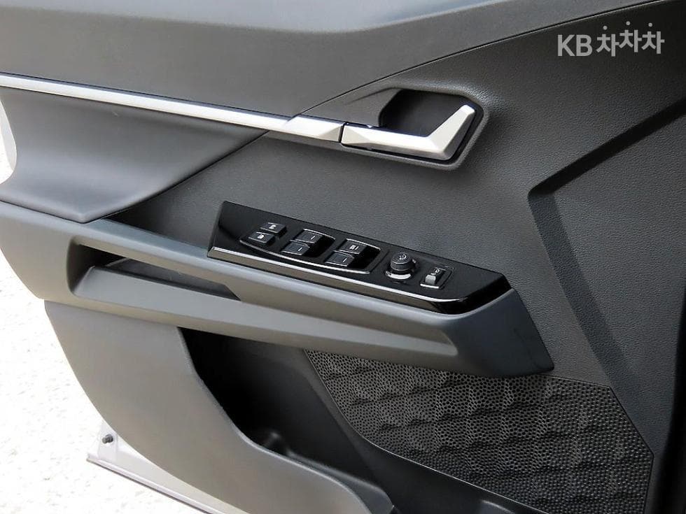 KG Mobility 토레스(J100)1.5 GDI Turbo T5 - 11