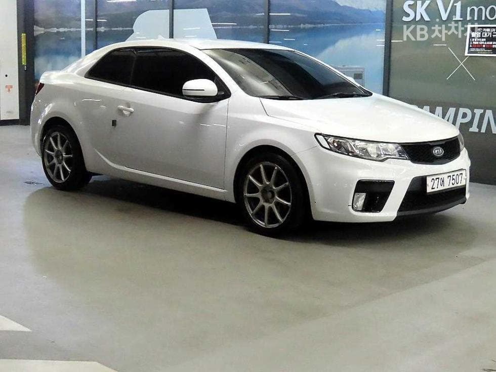 Kia Forte 쿱 1.6 KOUP High-end Type 레드Premium - Image 1