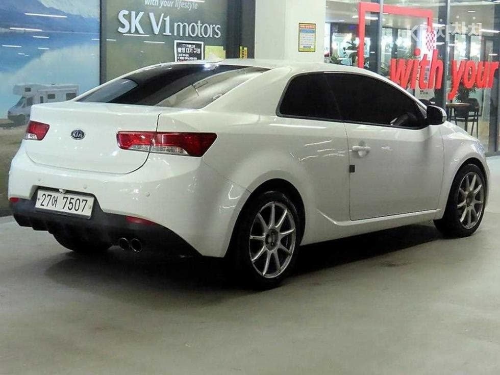 Kia Forte 쿱1.6 KOUP High-end Type 레드Premium - 4