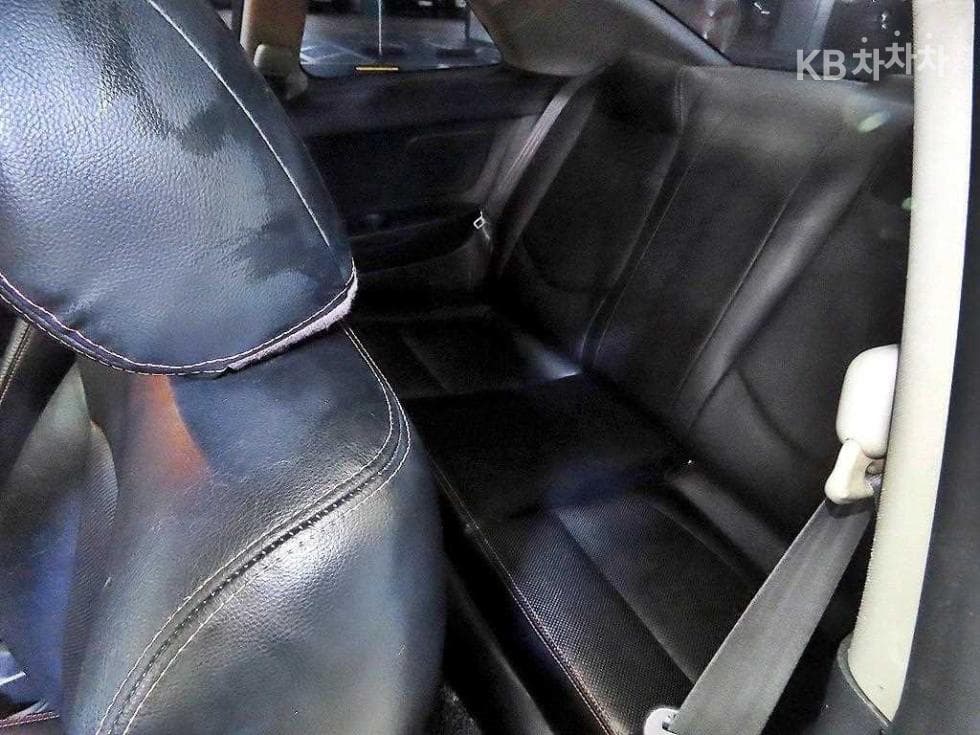 Kia Forte 쿱1.6 KOUP High-end Type 레드Premium - 7