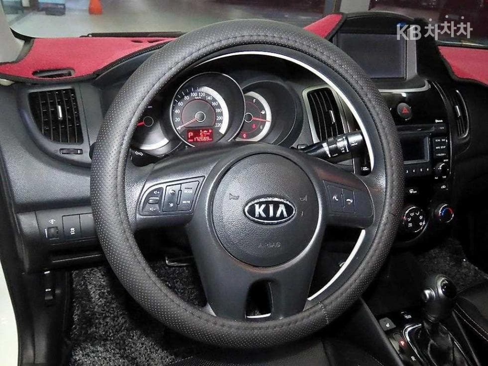 Kia Forte 쿱1.6 KOUP High-end Type 레드Premium - 8
