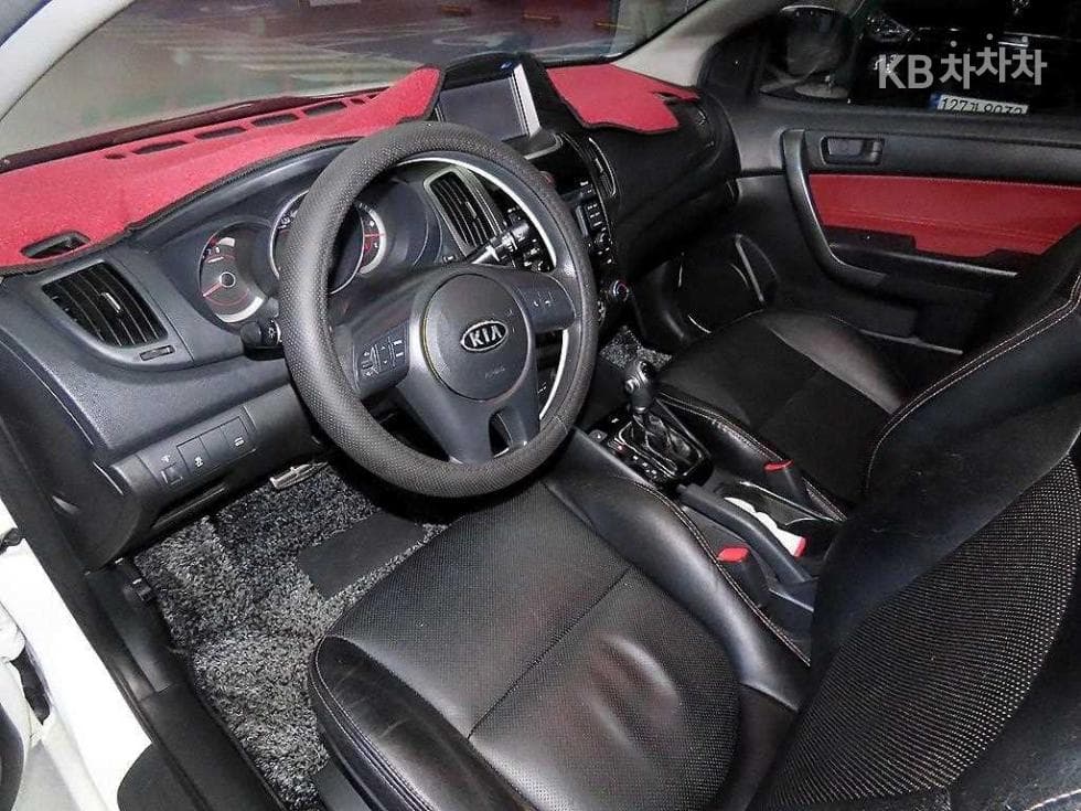 Kia Forte 쿱1.6 KOUP High-end Type 레드Premium - 10