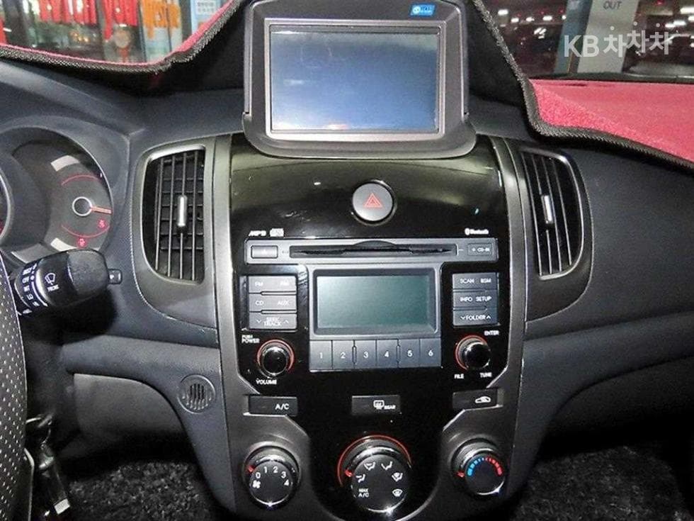 Kia Forte 쿱1.6 KOUP High-end Type 레드Premium - 11