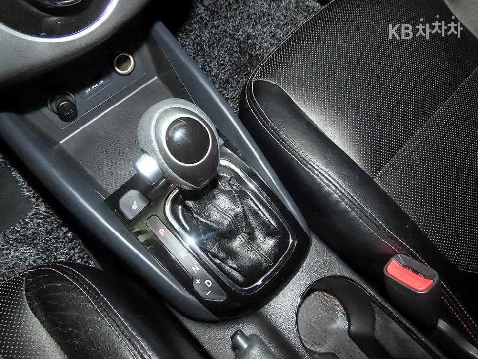 Kia Forte 쿱1.6 KOUP High-end Type 레드Premium - 12