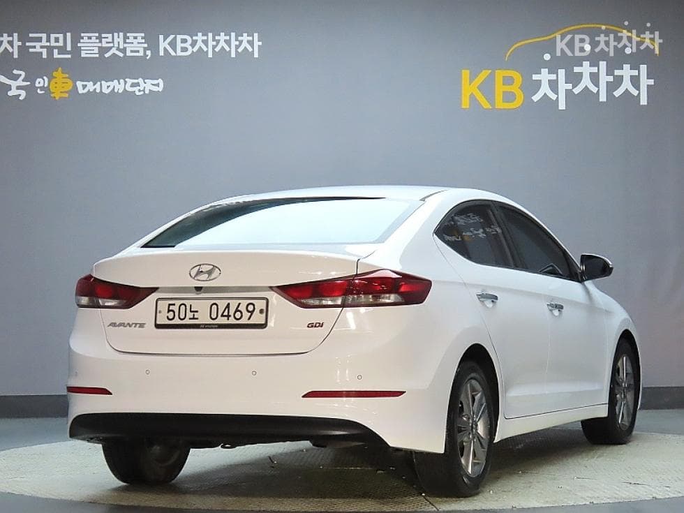 Hyundai Avante (Elantra)AD1.6 GDi Modern - 2