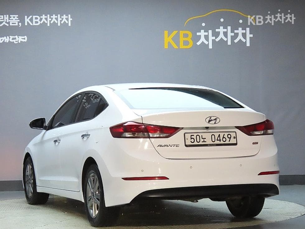 Hyundai Avante (Elantra)AD1.6 GDi Modern - 4