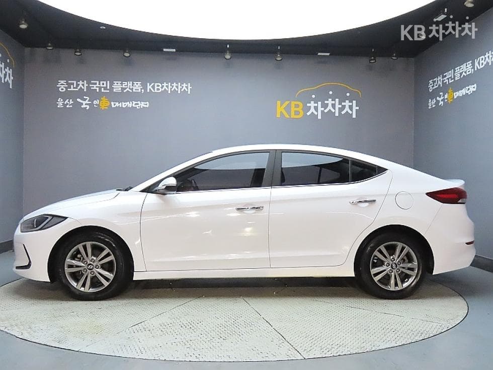 Hyundai Avante (Elantra)AD1.6 GDi Modern - 5