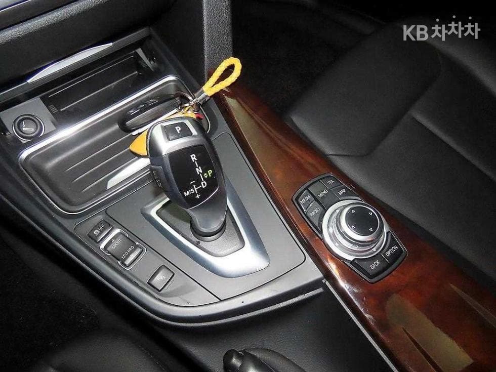 BMW New3 Series320d F30 - 12