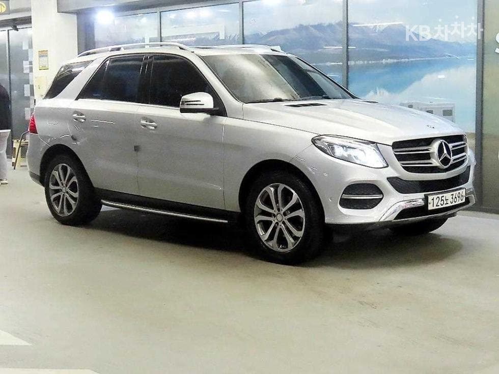 Mercedes-Benz GLE(W166) 250 d 4Matic - Image 1