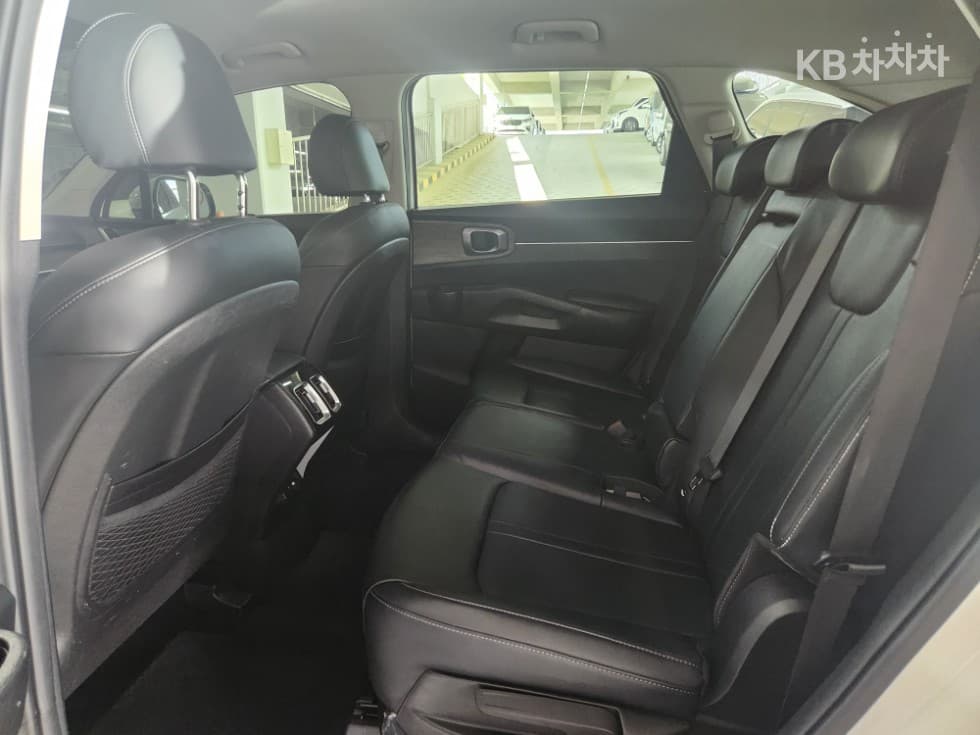 Kia Sorento 4th generation2.2 Diesel 2WD Trendy - 23
